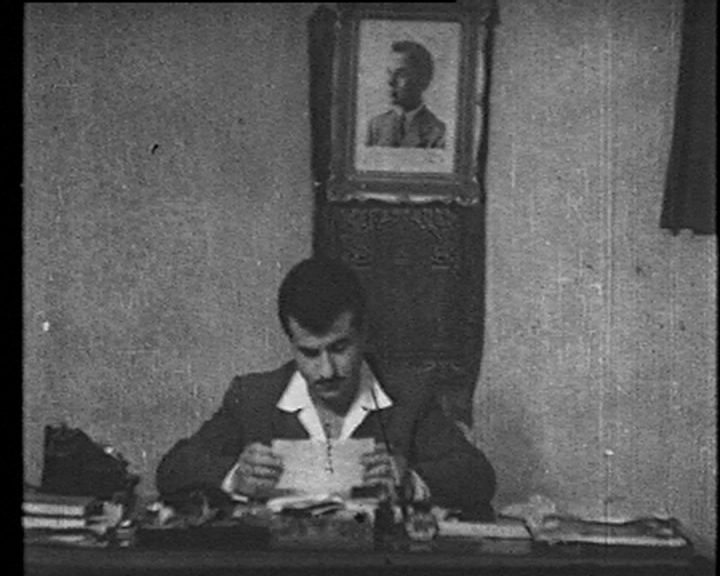 File:Struggle captions - 03.jpg